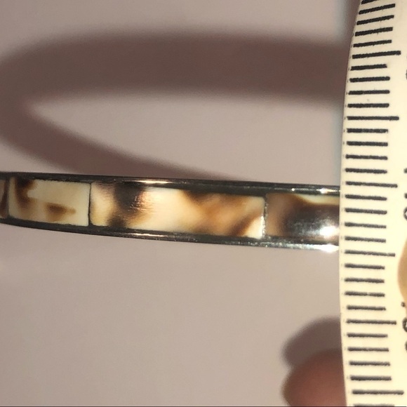 VTG Conch Shell Rectangle Tile Inlay Silver Tone Metal Bangle 8” C / 2.5” D - Picture 5 of 5